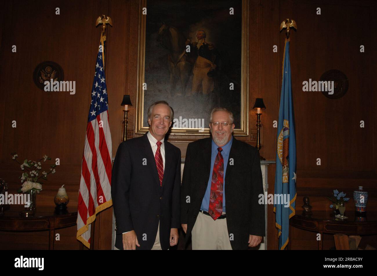 Segretario Dirk Kempthorne incontro al Main Interior con la delegazione dell'Idaho che include il Rappresentante per gli affari governativi del laboratorio Nazionale dell'Idaho e l'ex Capo di Stato maggiore di Kempthorne come Governatore dell'Idaho Brian Whitlock, così come i leader della comunità e degli affari dell'Idaho orientale Foto Stock