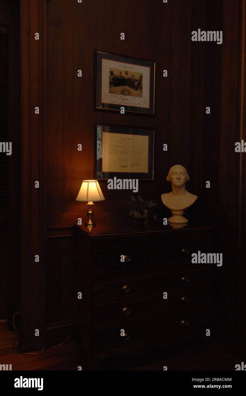 Vedute intorno all'ufficio della segretaria, interni principali: Arredi, decorazioni, bagno Foto Stock