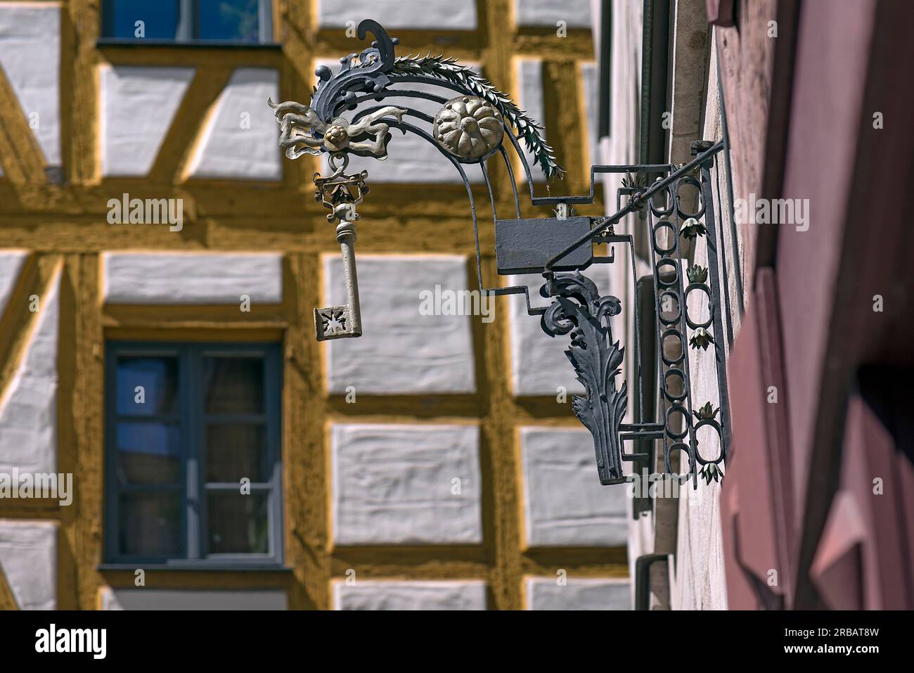 Piatto di naso storico di un produttore di chiavi, Weissgerbergasse 24, Norimberga, Franconia media, Baviera, Germania Foto Stock