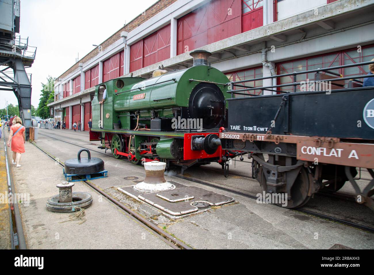 Bristol, Inghilterra - 16 giugno 2023: Giro in treno a vapore sulla Bristol Harbour Railway a M Shed Foto Stock