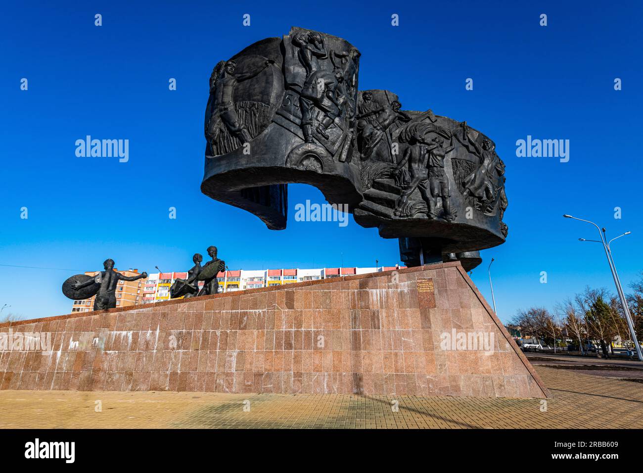 Monumento ai conquistatori della Terra Vergine, Kostanay, Kazakistan settentrionale Foto Stock