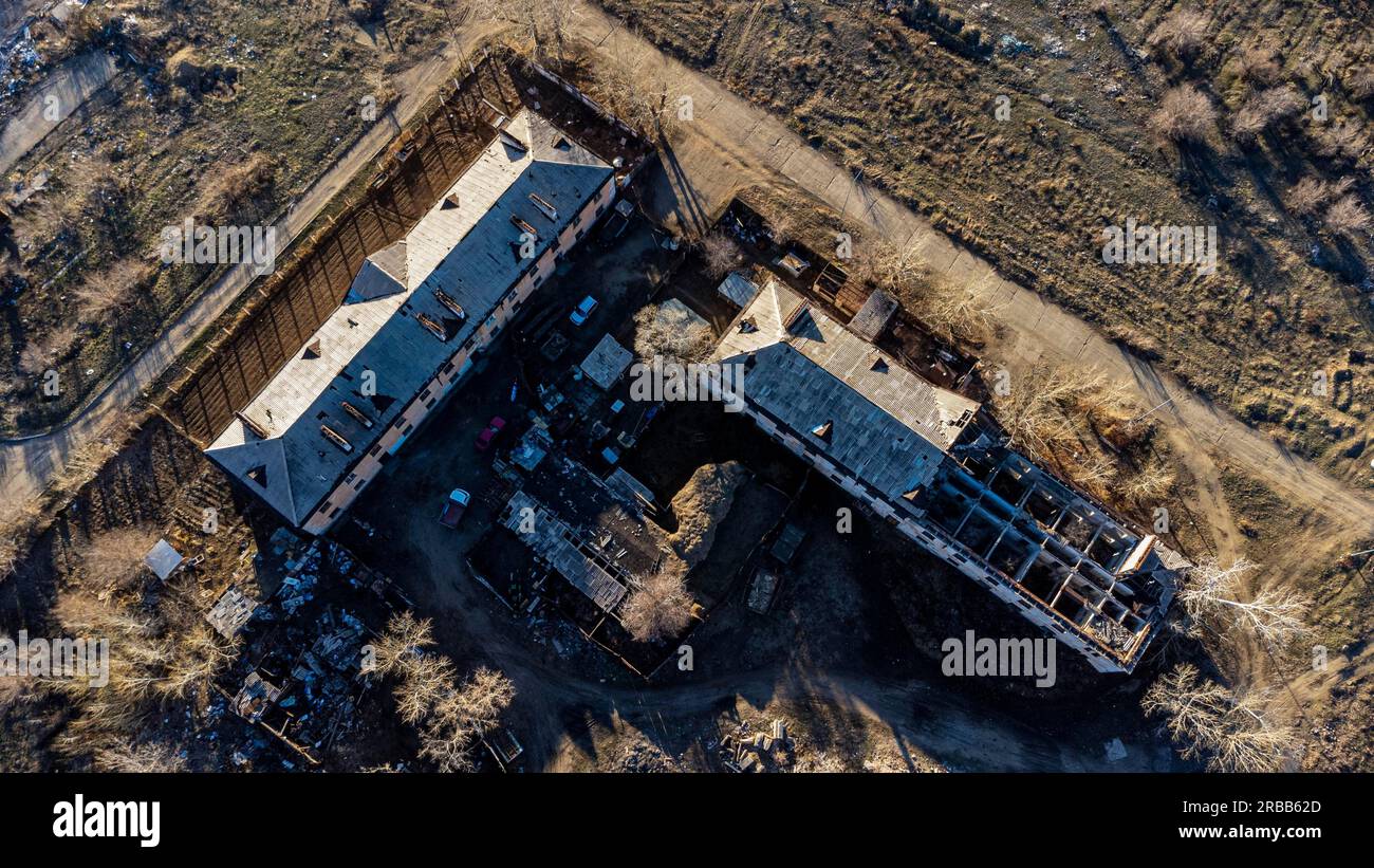 Aereo di edifici crollati a Kurchatov, sede centrale del poligono di Semipalatinsk, Kazakistan Foto Stock