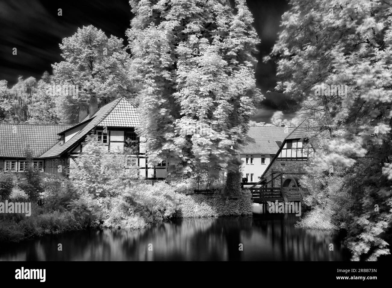 Chlossmuehle am Schloss Brake Lemgo Infrared sw Germania Foto Stock