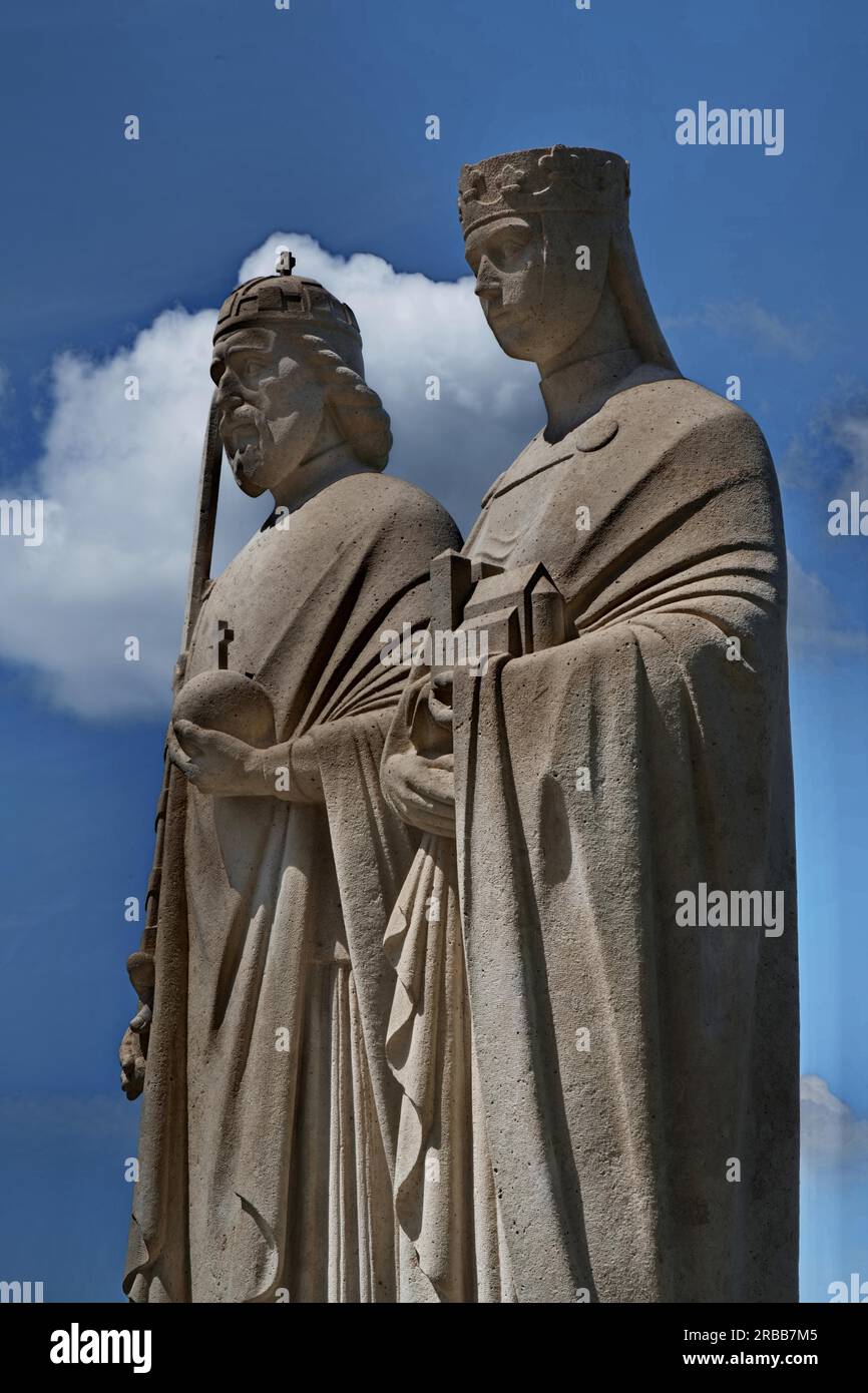 Statua del re Stefano i e della regina Gisela a Veszprem, Ungheria, pietra Foto Stock