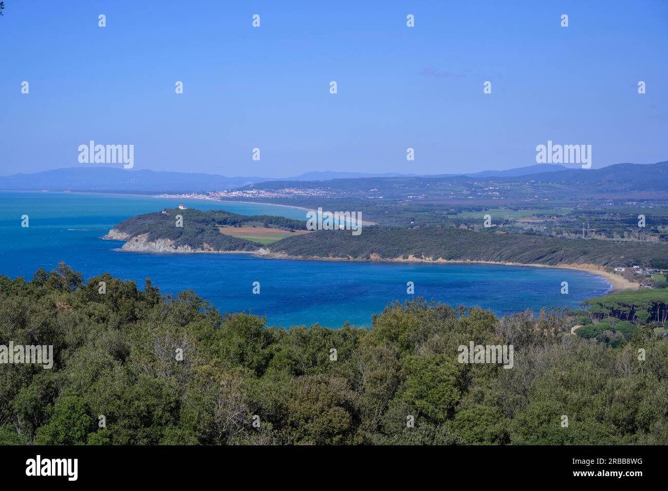 Vista sul Golfo di Baratti, Populonia, Piombino, Provincia di Livorno, Italia Foto Stock