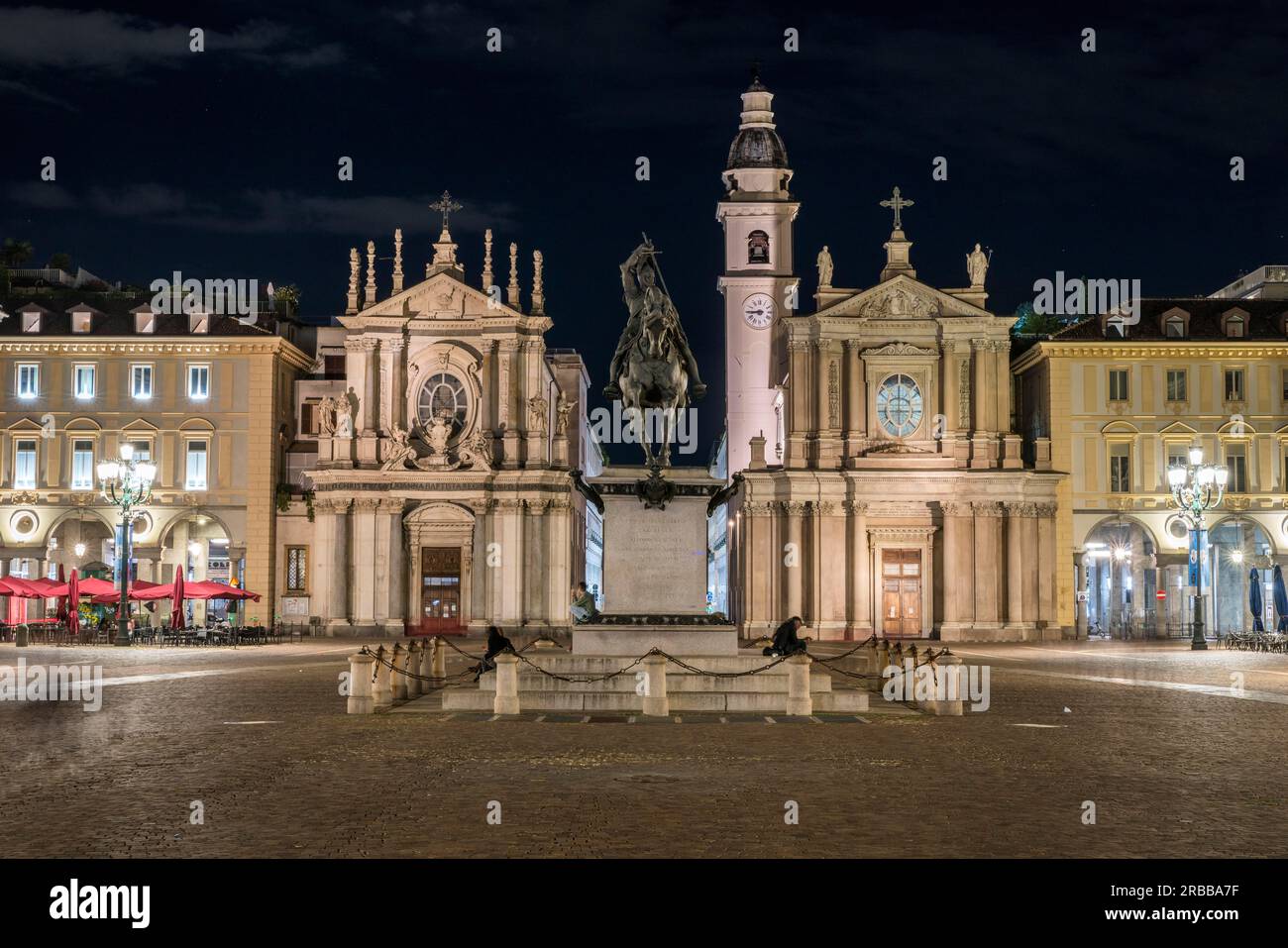 Piazza San Carlo con le chiese di San Carlo e Santa Cristina, statua equestre di Emanuele Filiberto i di Savoia, Torino, Piemonte, Italia Foto Stock