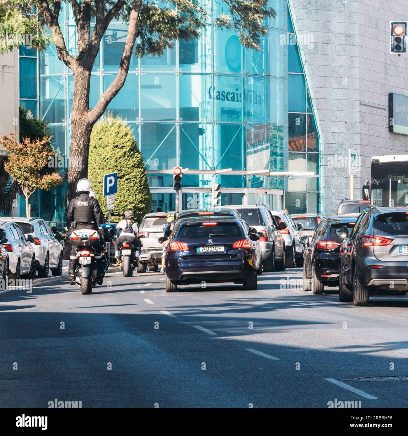 ERPI (squadre di prevenzione e reazione immediata) ufficiale della polizia di pubblica sicurezza su una motocicletta a Cascais, Portogallo Foto Stock