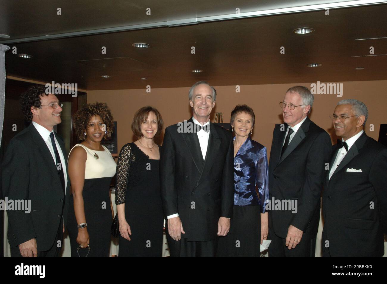 Gala di raccolta fondi per l'African American Experience Fund (AAEF) della National Park Foundation presso la Rainbow Room nel Rockefeller Center, New York City, New York, dove il segretario Dirk Kempthorne è entrato a far parte degli ex Stati Uniti Ambasciatore presso le Nazioni Unite e leader per i diritti civili Andrew Young, ex assistente segretario del lavoro e pioniere dell'integrazione scolastica di Little Rock Ernest Green, vicepresidente della Coca-Cola Company Ingrid Saunders Jones, corrispondente e moderatrice della televisione pubblica Gwen Ifill, E il presidente del Consiglio di amministrazione dell'AAEF Robert Harris tra i dignitari a disposizione Foto Stock