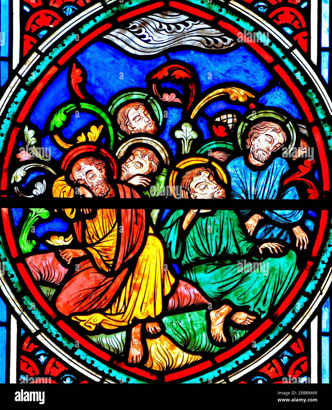 La finestra della passione, il Giardino del Getsemani, il sonno dei discepoli di Gesù, vetrate colorate, di Didron di Parigi, 1860, Feltwell, Norfolk, storia di Pasqua Foto Stock