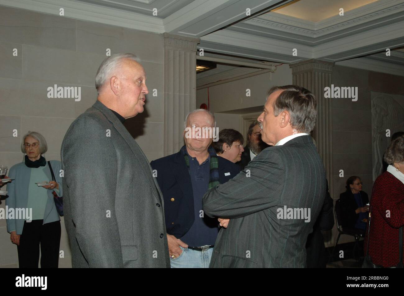 Ricevimento sponsorizzato dal Dipartimento dell'Università degli interni che segna l'apertura della mostra del Museo degli interni, "il Vietnam Veterans Memorial: America responds", con osservazioni di ospiti tra cui il fondatore del Vietnam Veterans Memorial Fund e il presidente Jan Scruggs Foto Stock