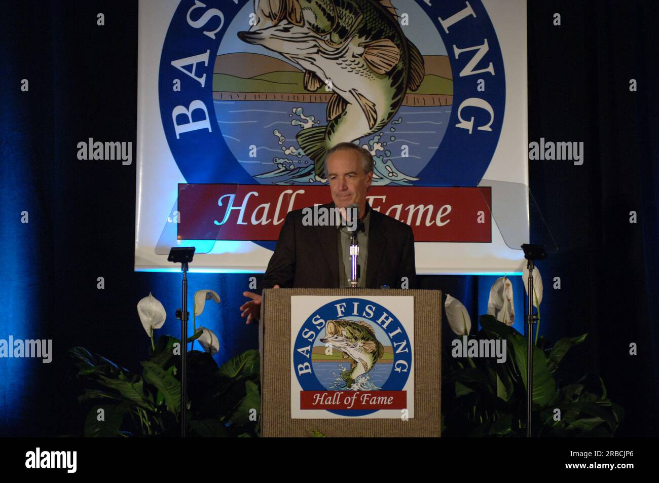 Cena del torneo di pesca professionale Bassmasters Classic, sponsorizzata dalla Bass Fishing Hall of Fame, a Greenville, South Carolina, con relatori tra cui il segretario Dirk Kempthorne, l'oms ha annunciato la distribuzione di oltre 700 milioni di dollari a 56 agenzie statali e territoriali per la conservazione della fauna selvatica, l'accesso alle barche, i poligono di tiro e l'educazione dei cacciatori Foto Stock