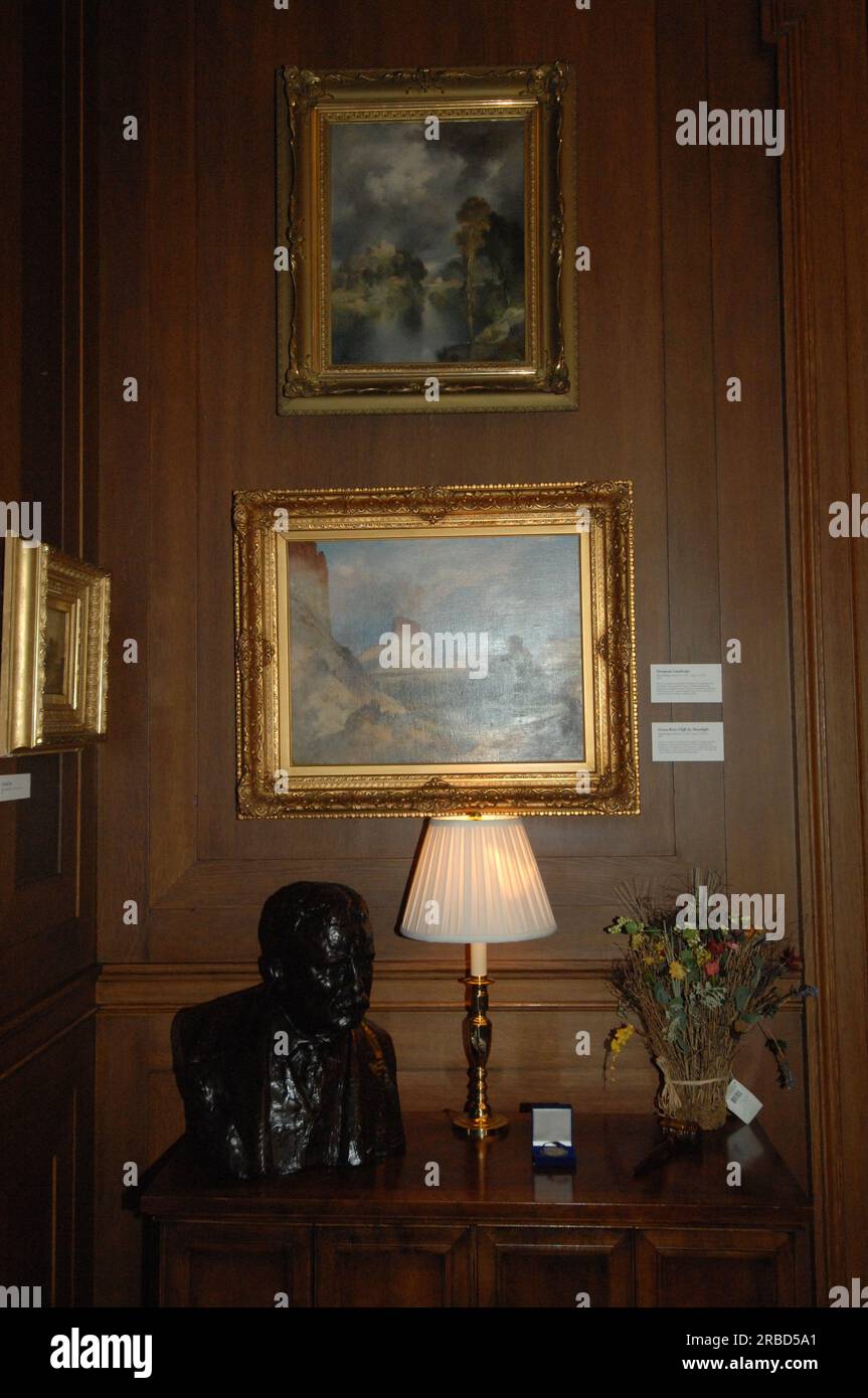 Vedute intorno all'ufficio della segretaria, interni principali: Arredi, decorazioni, bagno Foto Stock