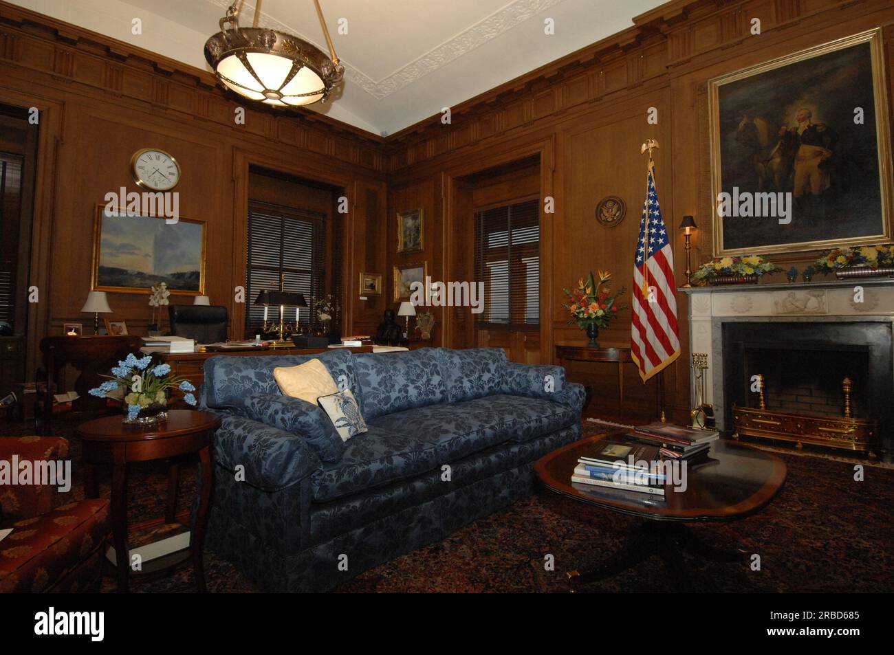 Vedute intorno all'ufficio della segretaria, interni principali: Arredi, decorazioni, bagno Foto Stock