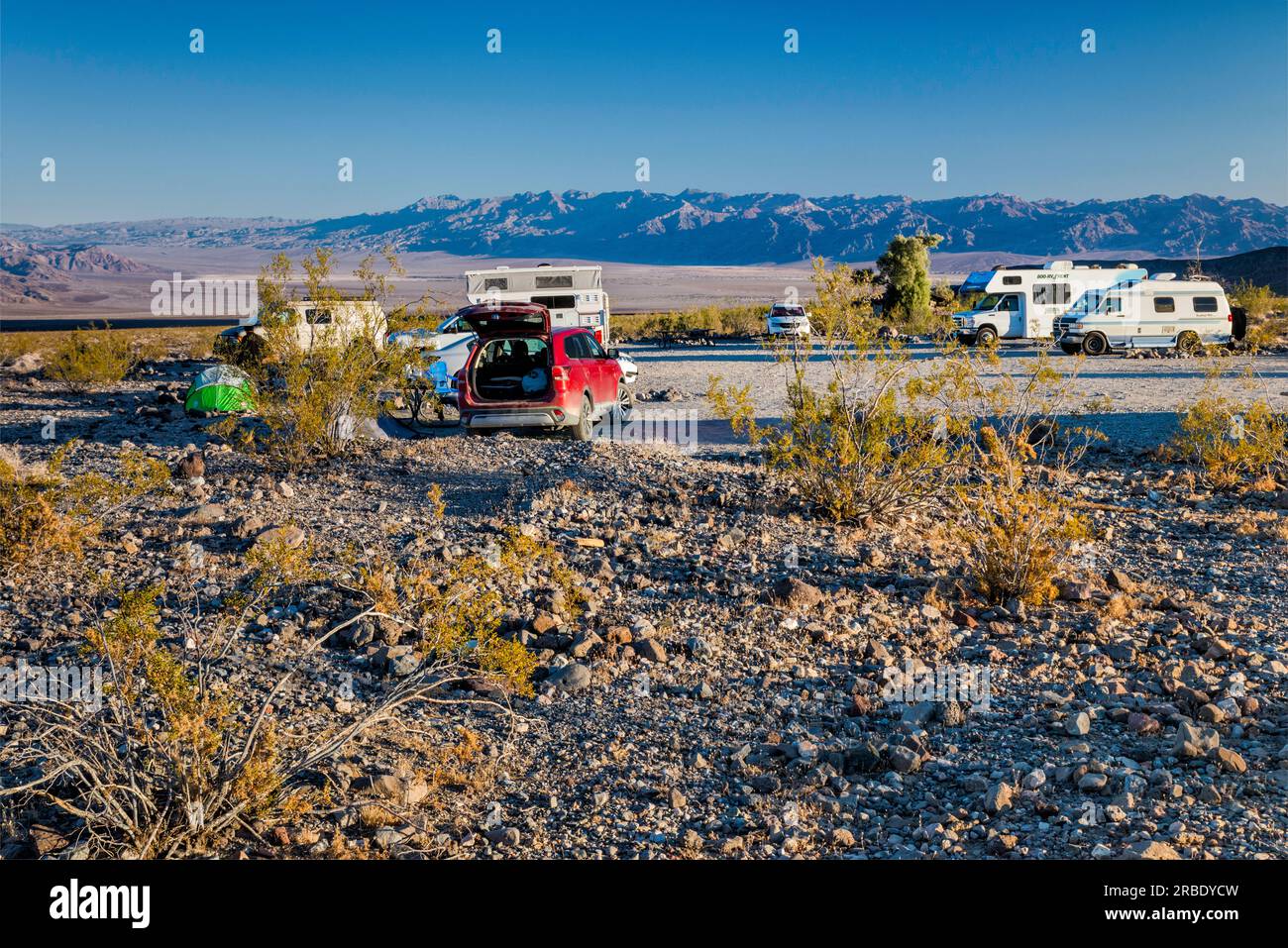 Emigrant Campground, Amargosa Range in Distance, Sunrise, Death Valley National Park, California, USA Foto Stock