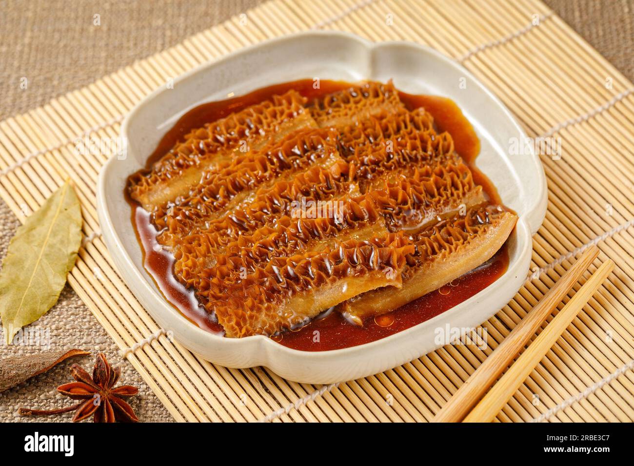 Trippa di manzo marinato al vapore nel ristorante，trippa di manzo brasato, lo-mei Foto Stock