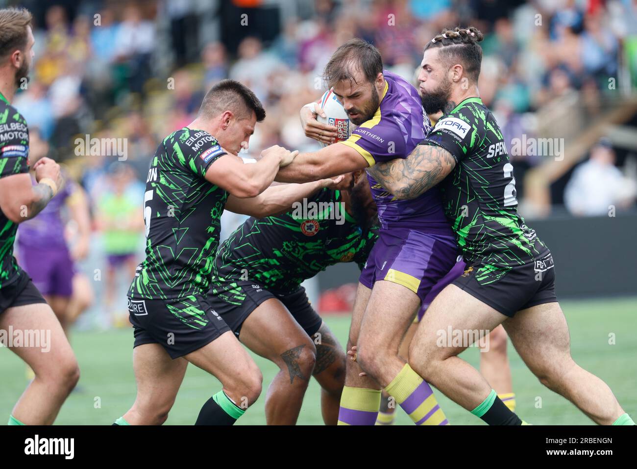 Newcastle, Regno Unito. 11 giugno 2023. Jay Chapelhow di Newcastle Thunder prende il tackle durante il match per il BETFRED Championship tra Newcastle Thunder e Whitehaven RLFC a Kingston Park, Newcastle, domenica 9 luglio 2023. (Foto: Chris Lishman | mi News) crediti: MI News & Sport /Alamy Live News Foto Stock