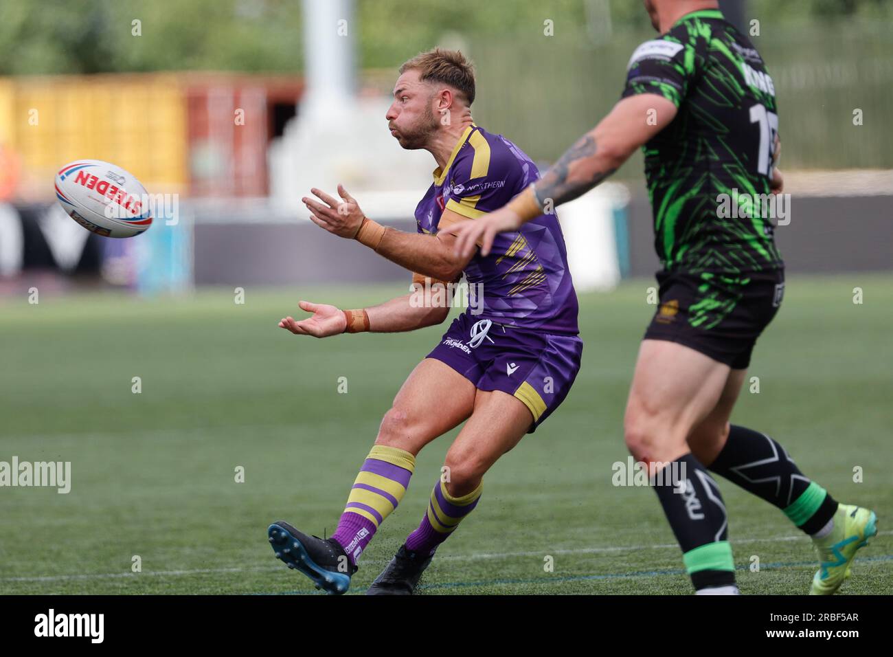 Newcastle, Regno Unito. 11 giugno 2023. Jack Miller dei Thunder passa durante il match per il BETFRED Championship tra Newcastle Thunder e Whitehaven RLFC a Kingston Park, Newcastle, domenica 9 luglio 2023. (Foto: Chris Lishman | mi News) crediti: MI News & Sport /Alamy Live News Foto Stock