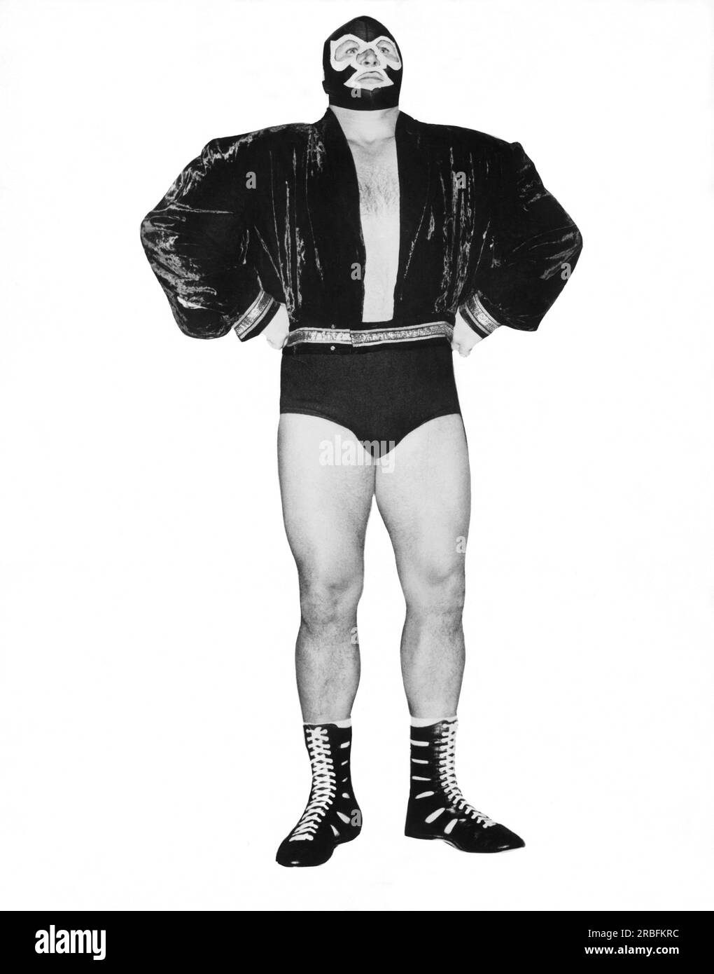 St Paul, Minnesota: c. 1962 il primo wrestler mascherato della American Wrestling Association, Big Bill Miller, che si esibì sotto il nome di "Mister M". Foto Stock