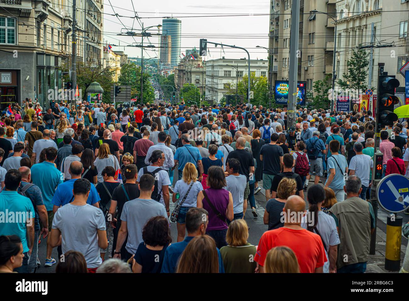 1 luglio 2023, Belgrado, Serbia, protesta contro la violenza scatenata dalle sparatorie di massa nella scuola di Belgrado e a Mladenovac , città nei pressi di Belgrado Foto Stock
