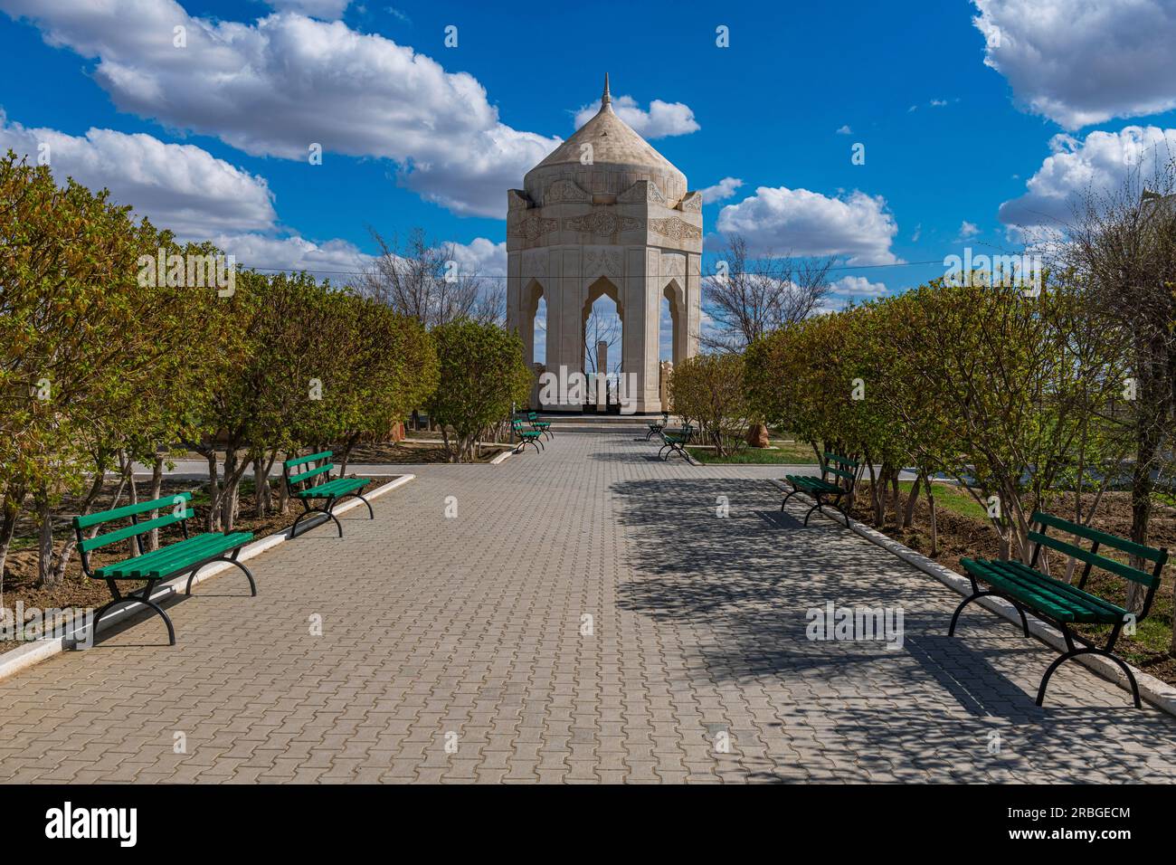 Mausoleo nell'antico insediamento di Saray-Juek, Atyrau, Kazakistan Foto Stock