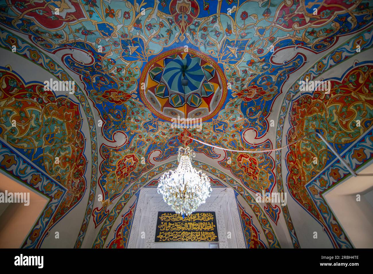 Soffitto della tomba di Balim Sultan al complesso Haji Bektash veli. L'edificio è un monumento culturale islamico Alevi nella città di Hacibektas, Nevsehir Prov Foto Stock