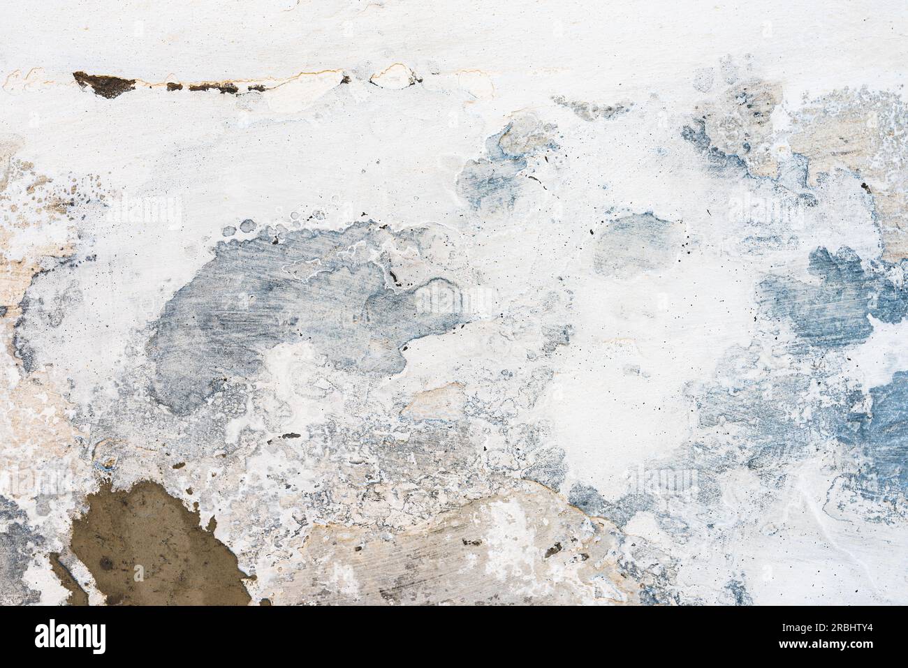 Consistenza di una vecchia parete di fango riparata con stucco e intonaco come sfondo grunge e spazio di copia Foto Stock