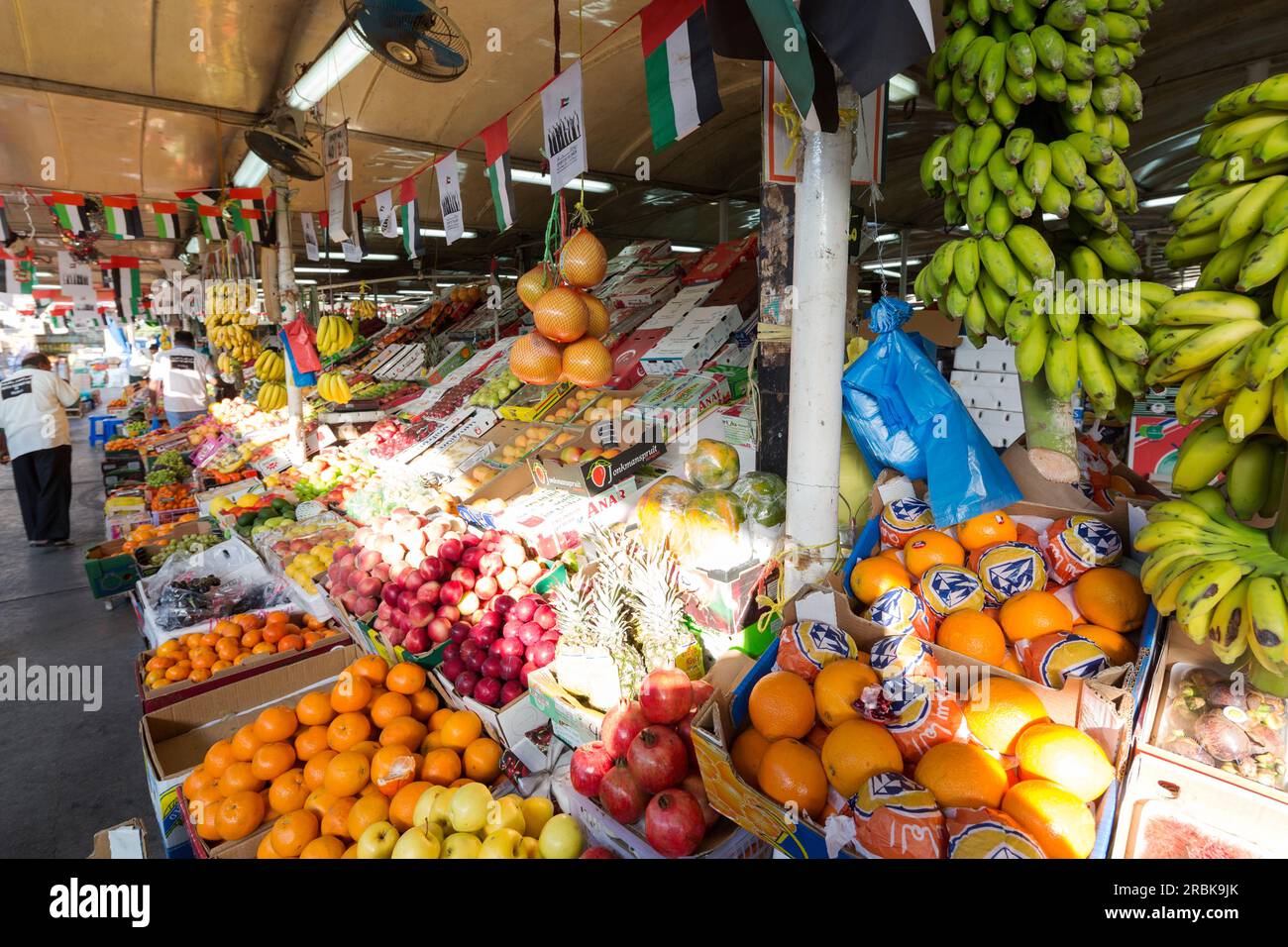 Emirati Arabi Uniti, Dubai, bancarella di frutta presso il mercato della frutta e delle verdure di Shindagha. Foto Stock