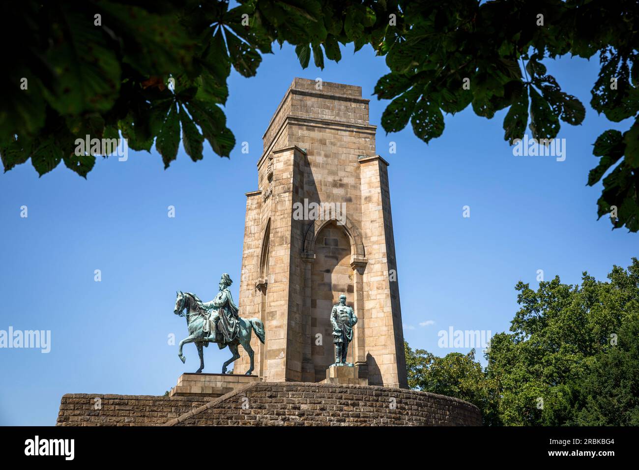 Monumento dell'Imperatore Guglielmo nel distretto di Hohensyburg, Dortmund, Renania settentrionale-Vestfalia, Germania. Kaiser-Wilhelm Denkmal im Stadtteil Hohensyburg, Foto Stock