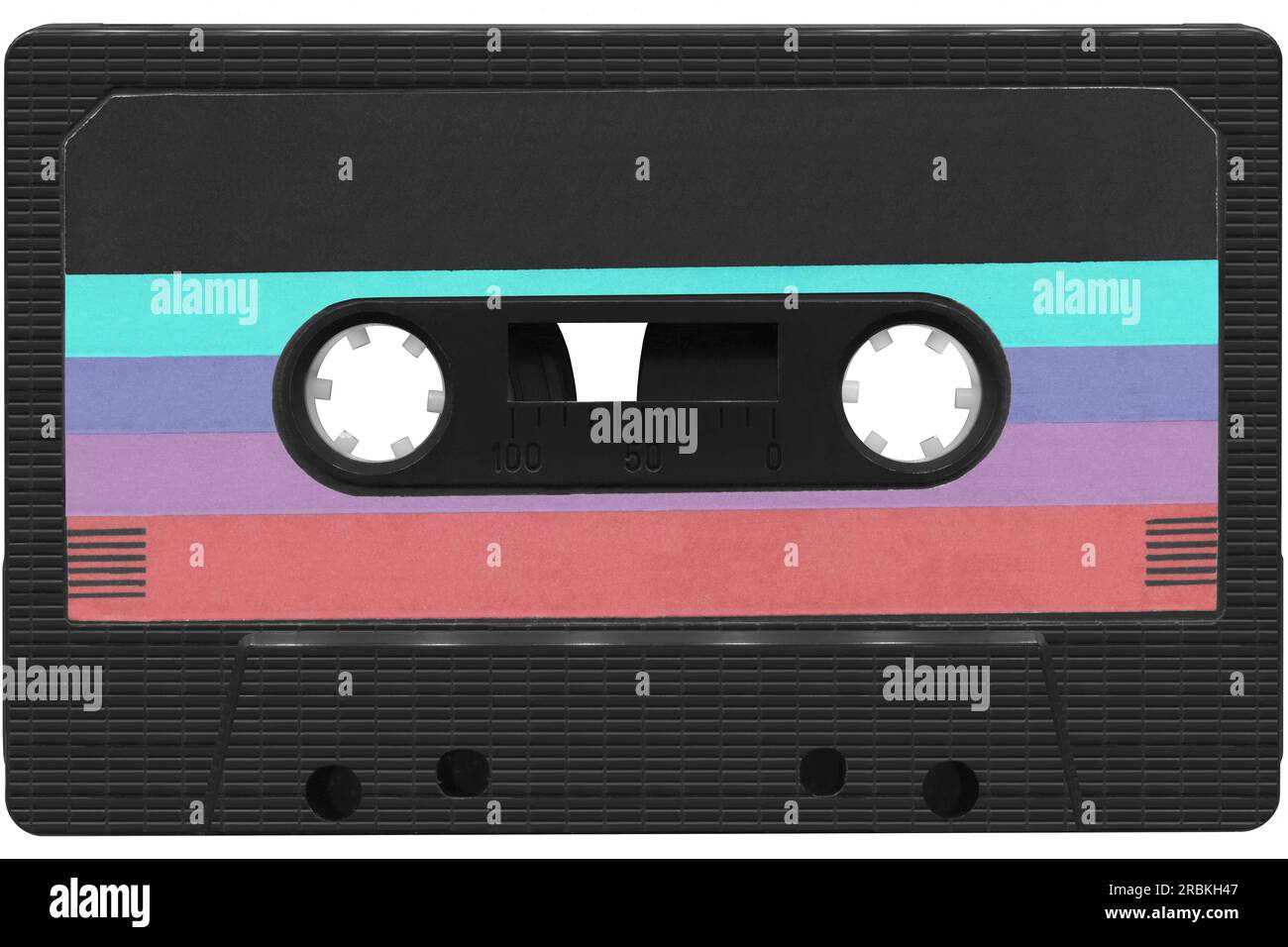 Cassetta audio nera con etichetta colorata. Isolamento ad alta risoluzione su sfondo bianco Foto Stock