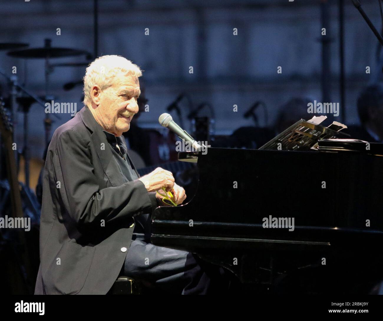 Italia, Venezia, 09 luglio 2023: Paolo Conte si esibisce in piazza San Marco a Venezia il 9 luglio 2023 a Venezia. Foto © Ottavia da re/sintesi/Alamy Live News Foto Stock