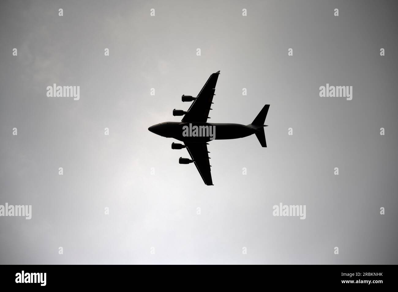 Boeing C-17A Globemaster III parte delle celebrazioni flypast di compleanno dei Kings Foto Stock