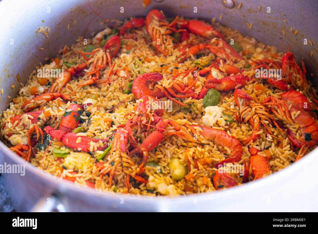 Riso peruviano con gamberi, ricetta tradizionale della città di Arequipa. Foto Stock