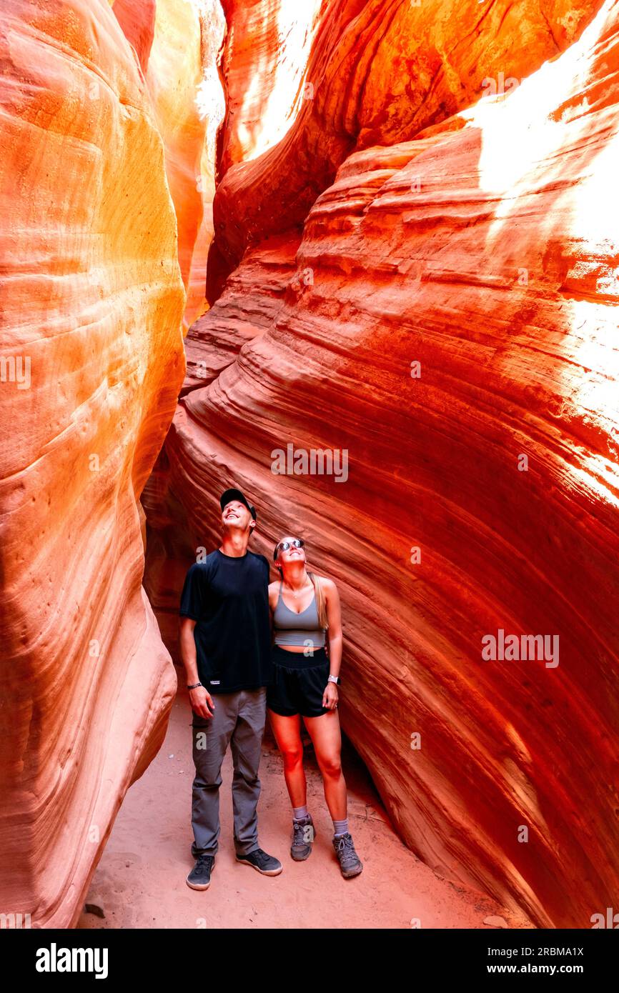 PEEK-A-Boo slot Canyon vicino a Kanab, Utah, USA Foto Stock