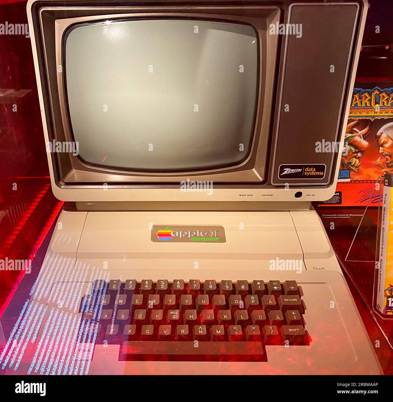 Stoccolma, Svezia - 11 giugno 2023 - primo computer Apple 2 nel museo Teknicka. Foto Stock