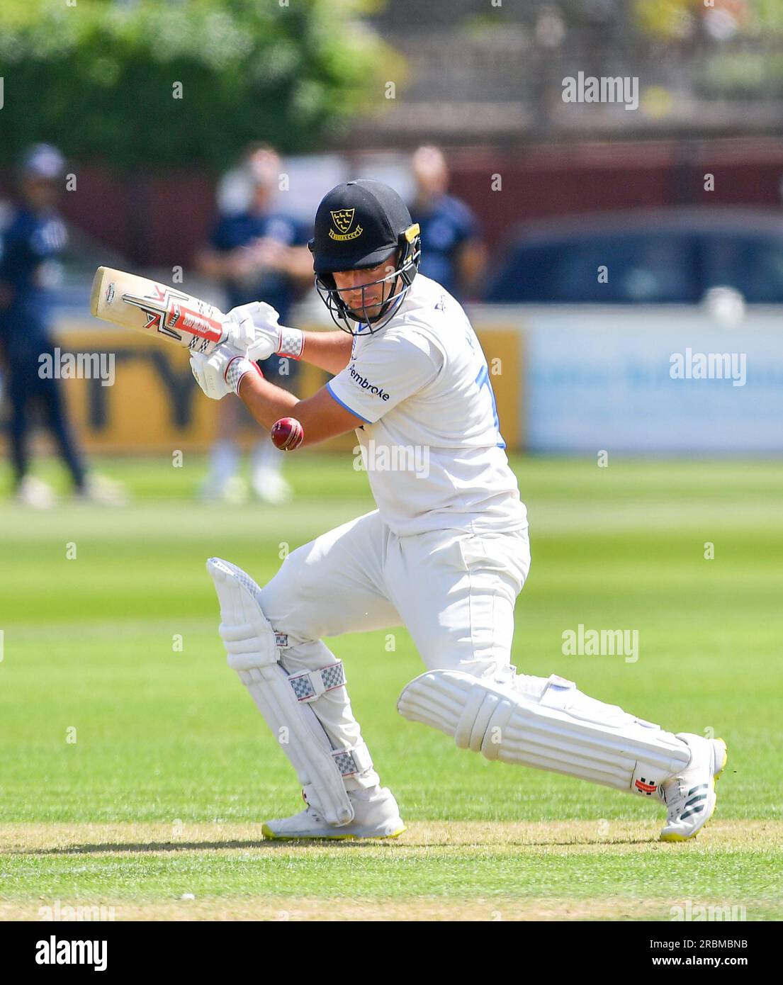 Hove UK 10 luglio 2023 - Tom Haines batte per Sussex contro Derbyshire durante il primo giorno della partita di cricket LV= Insurance County Championship al 1st Central County Ground di Hove : Credit Simon Dack /TPI/ Alamy Live News Foto Stock