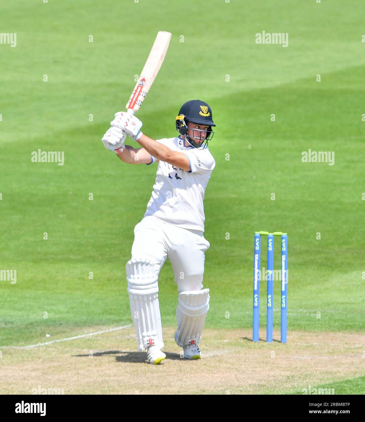 Hove UK 10 luglio 2023 - Tom Haines batte per Sussex contro Derbyshire durante il primo giorno della partita di cricket LV= Insurance County Championship al 1st Central County Ground di Hove : Credit Simon Dack /TPI/ Alamy Live News Foto Stock