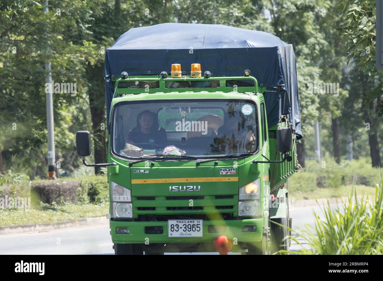 Chiangmai, Thailandia - 1 giugno 2023: Camion di cemento della società Boon Yarit. Sulla strada n. 1001, a 8 km dalla città di Chiangmai. Foto Stock