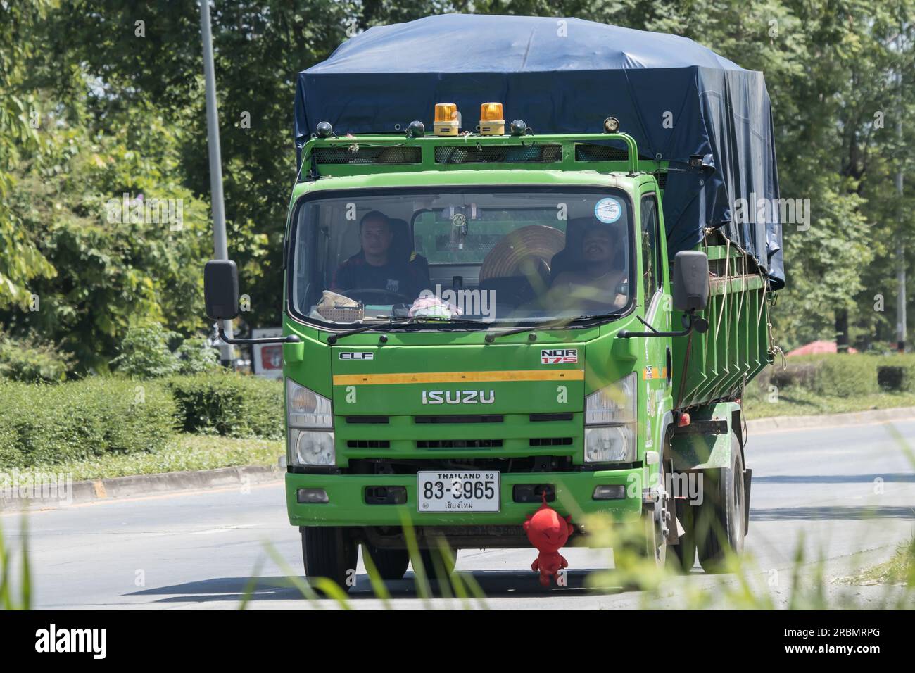 Chiangmai, Thailandia - 1 giugno 2023: Camion di cemento della società Boon Yarit. Sulla strada n. 1001, a 8 km dalla città di Chiangmai. Foto Stock