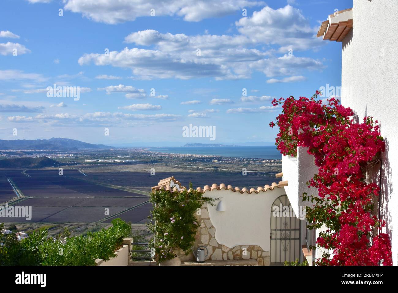Vista della costa della Costa Blanca, con la baia di Valencia, Spagna Foto Stock