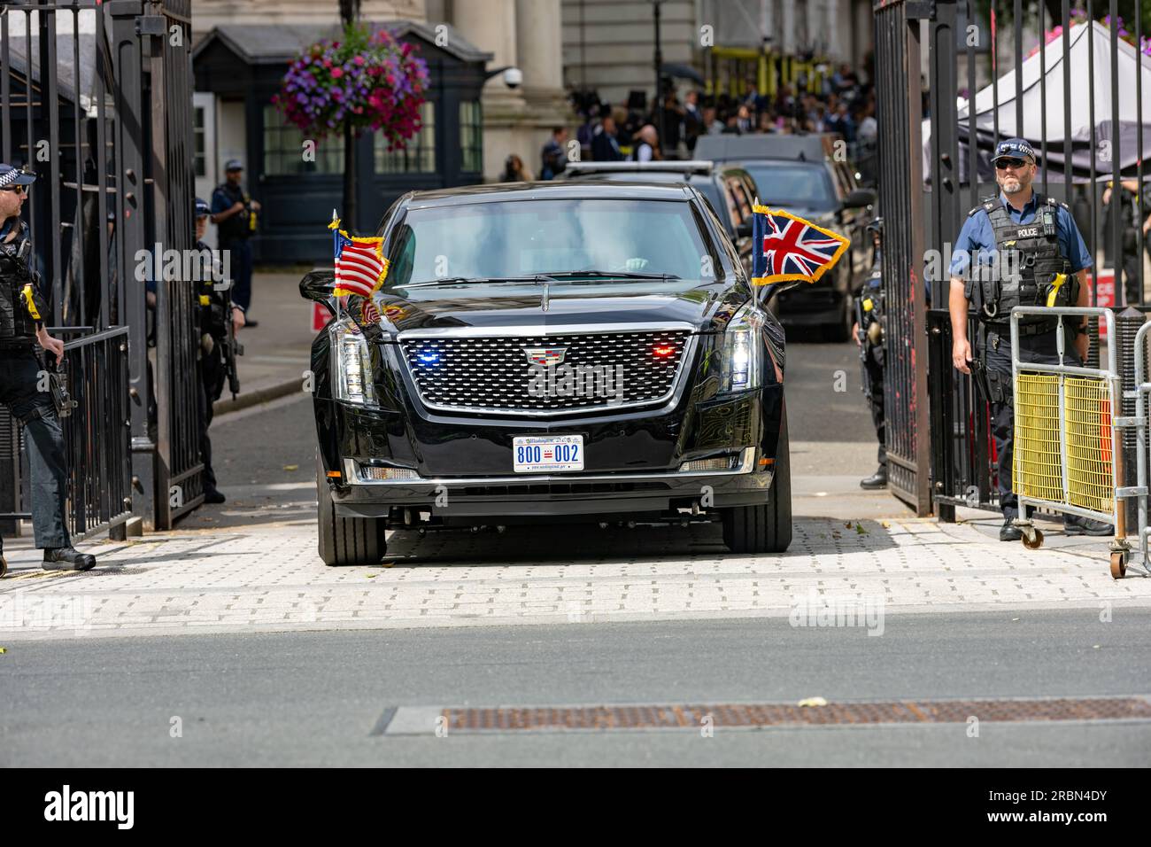 Londra, Regno Unito. 10 luglio 2023. Il convoglio presidenziale degli Stati Uniti a Downing Street, Londra Regno Unito crediti: Ian Davidson/Alamy Live News Foto Stock