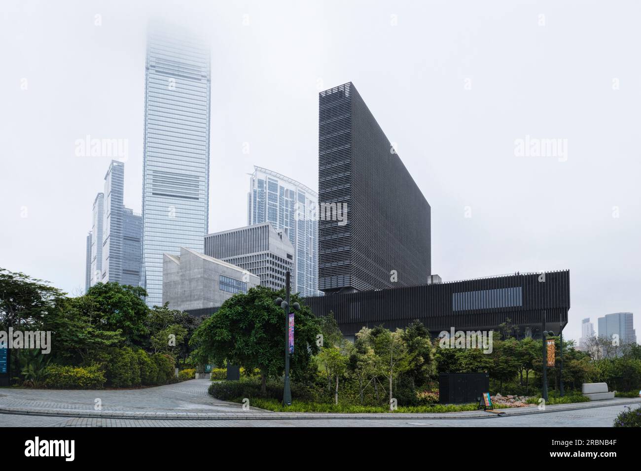 Hong Kong, Cina - aprile 28 2023: M+ Museum nel distretto culturale di West Kowloon progettato da Herzog de Meuron Foto Stock