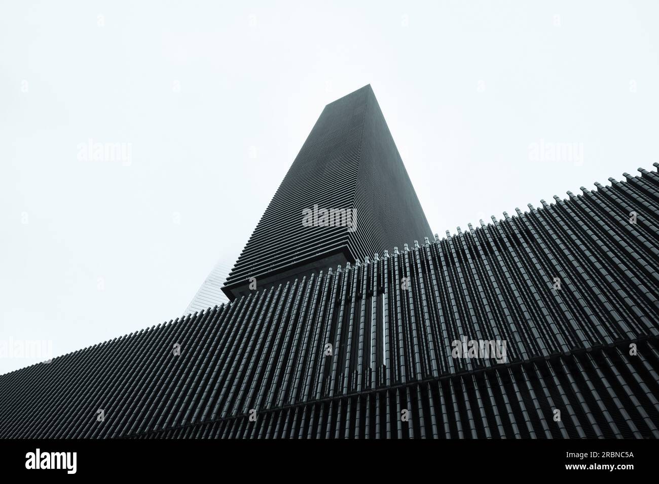 Hong Kong, Cina - aprile 28 2023: M+ Museum nel distretto culturale di West Kowloon progettato da Herzog de Meuron Foto Stock
