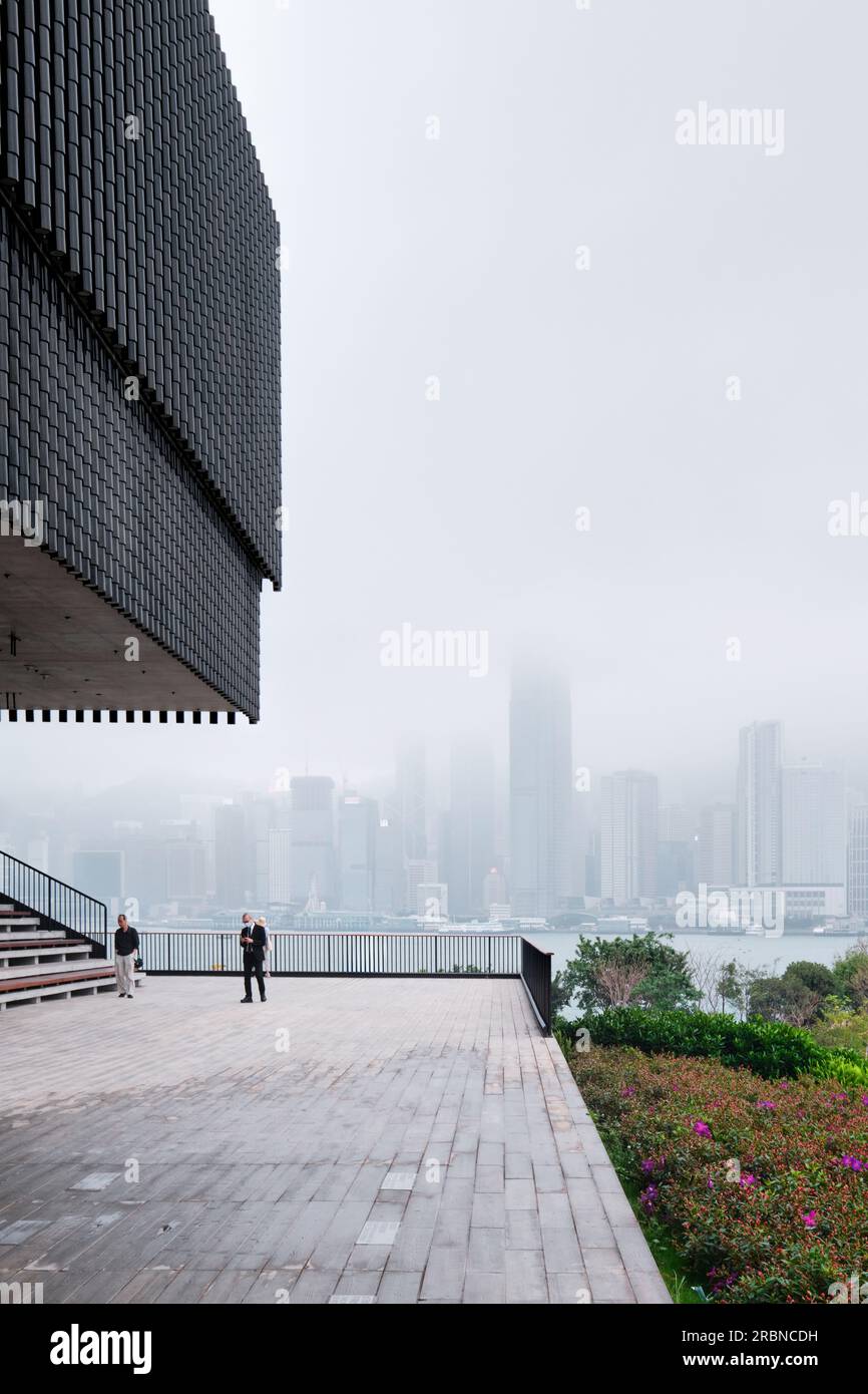 Hong Kong, Cina - aprile 28 2023: M+ Museum nel distretto culturale di West Kowloon progettato da Herzog de Meuron Foto Stock