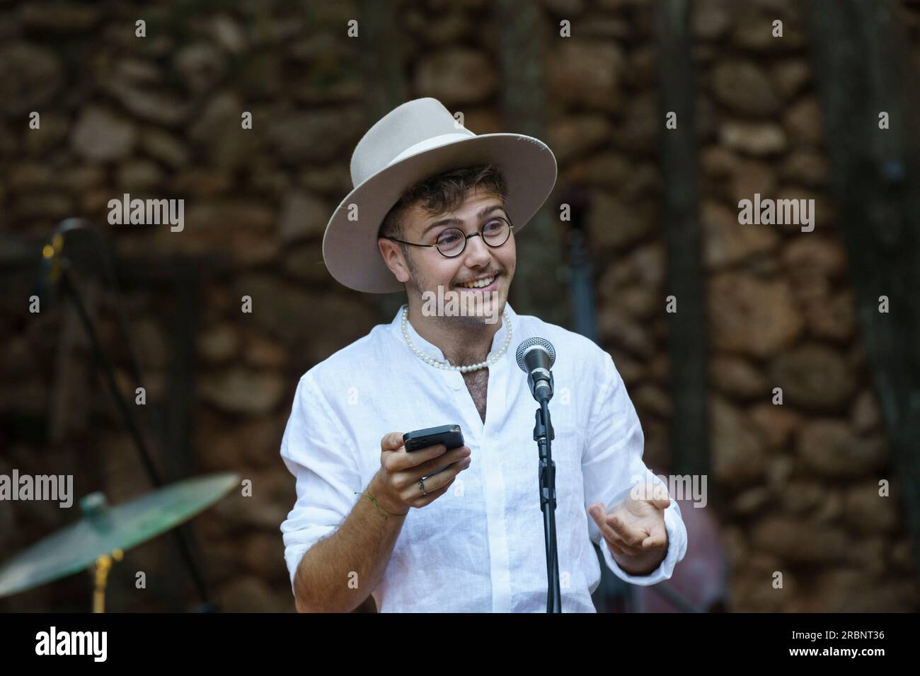 Pau Pascual, recital poetico, oratori de Sant Blai, Campos, Maiorca, Isole Baleari, Spagna. Foto Stock