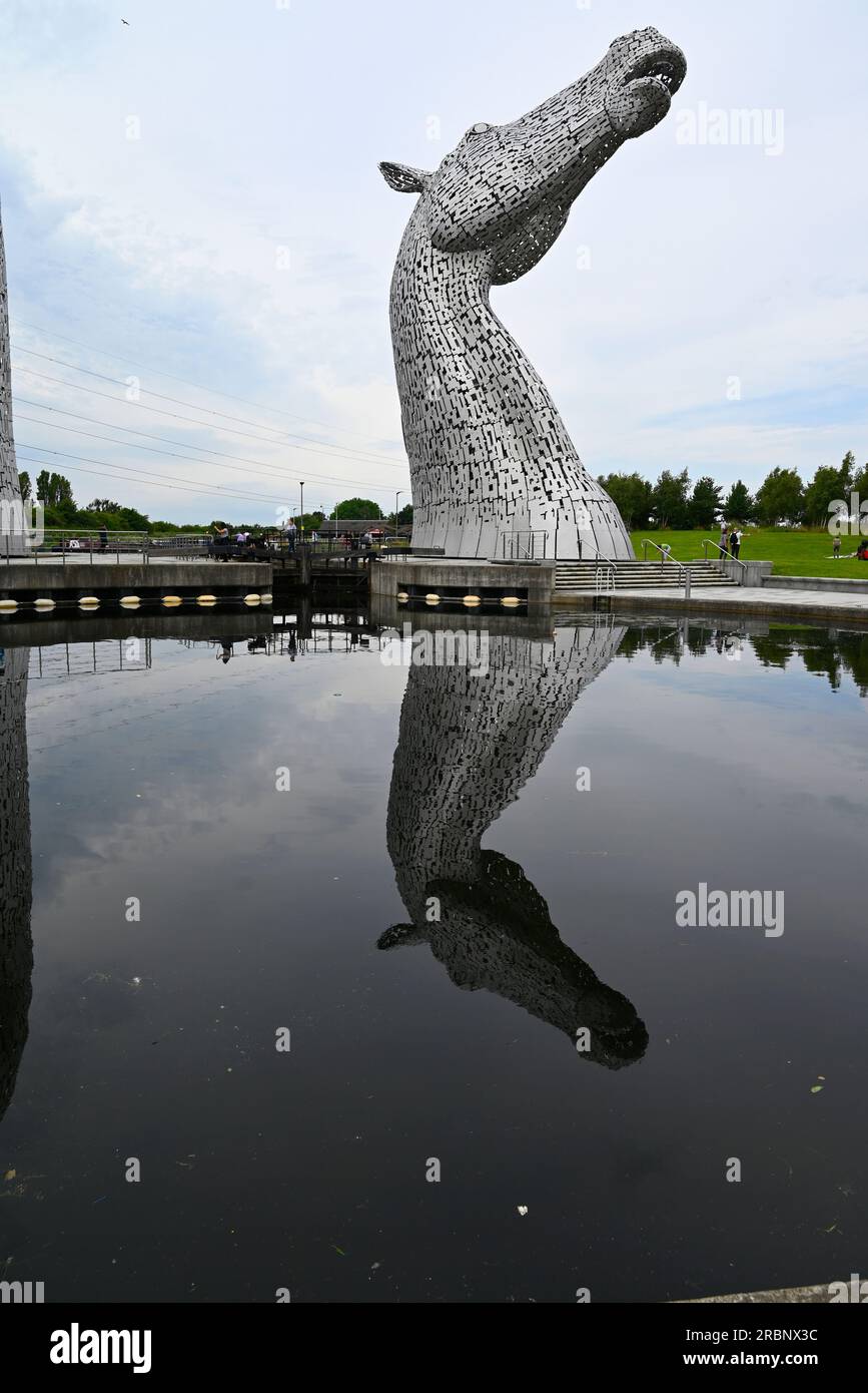 Le Kelpies nel parco Falkirk Helix in Scozia Foto Stock