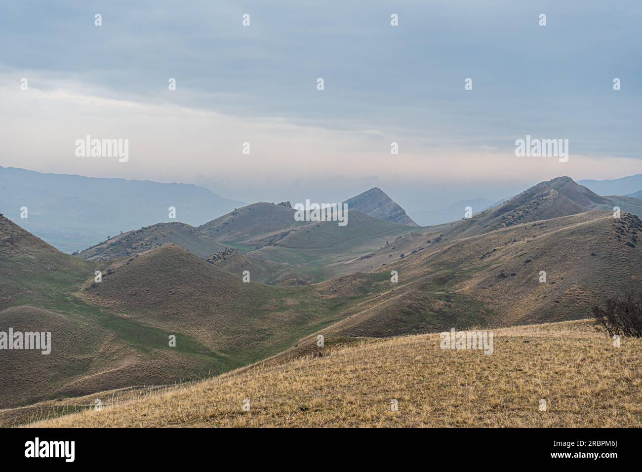 Bellissimo paesaggio primaverile di Kakheti, in Georgia Foto Stock