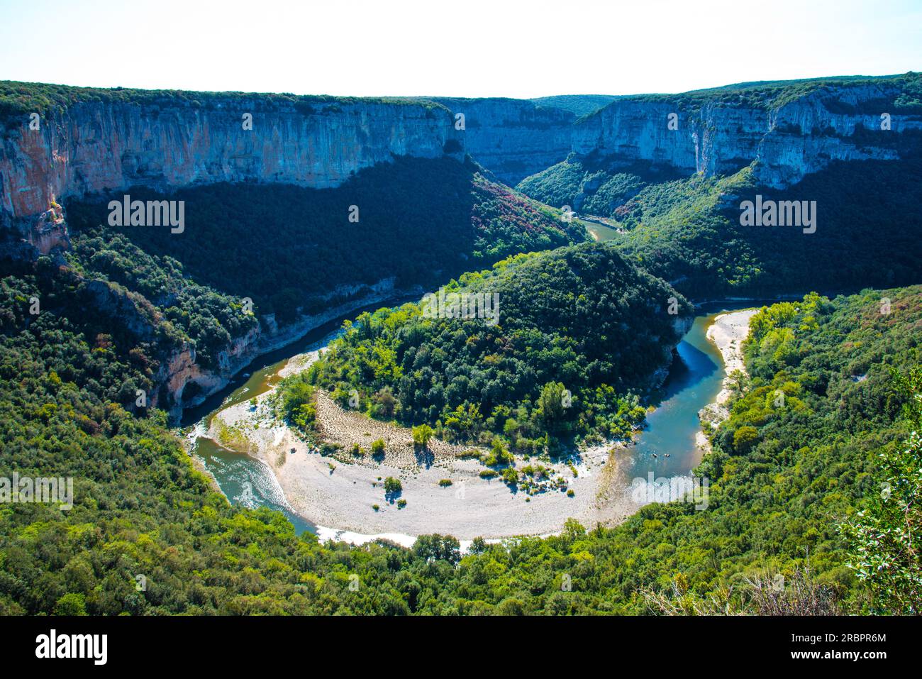 Francia, fiume, Ardeche, tra le strozzature della cosiddetta Gorge de Ardeche, nel calcare, Provenza, Foto Stock