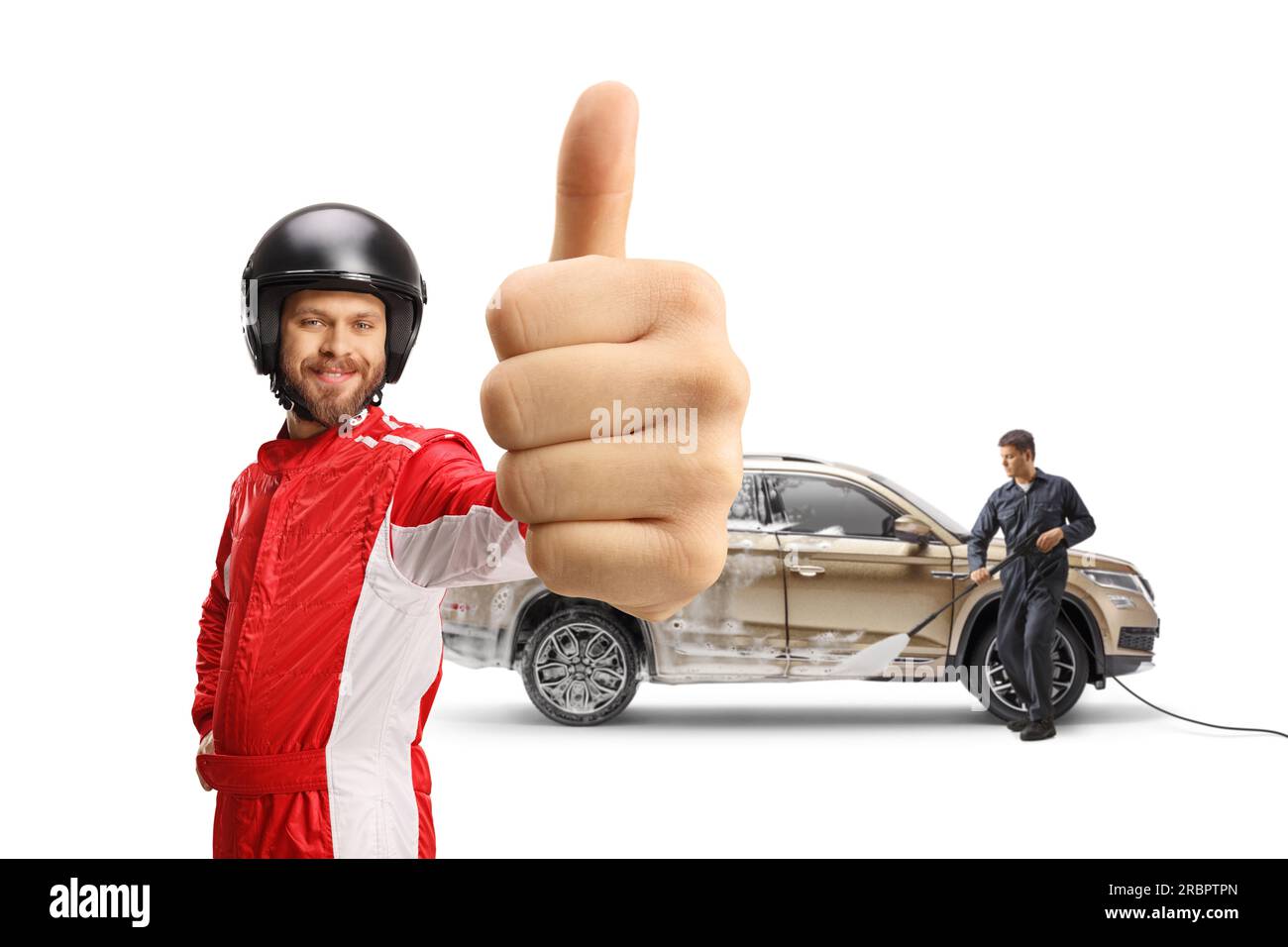 Un pilota automobilistico che si muove con i pollici verso l'alto e un lavoratore che pulisce un veicolo su un autolavaggio isolato su sfondo bianco Foto Stock