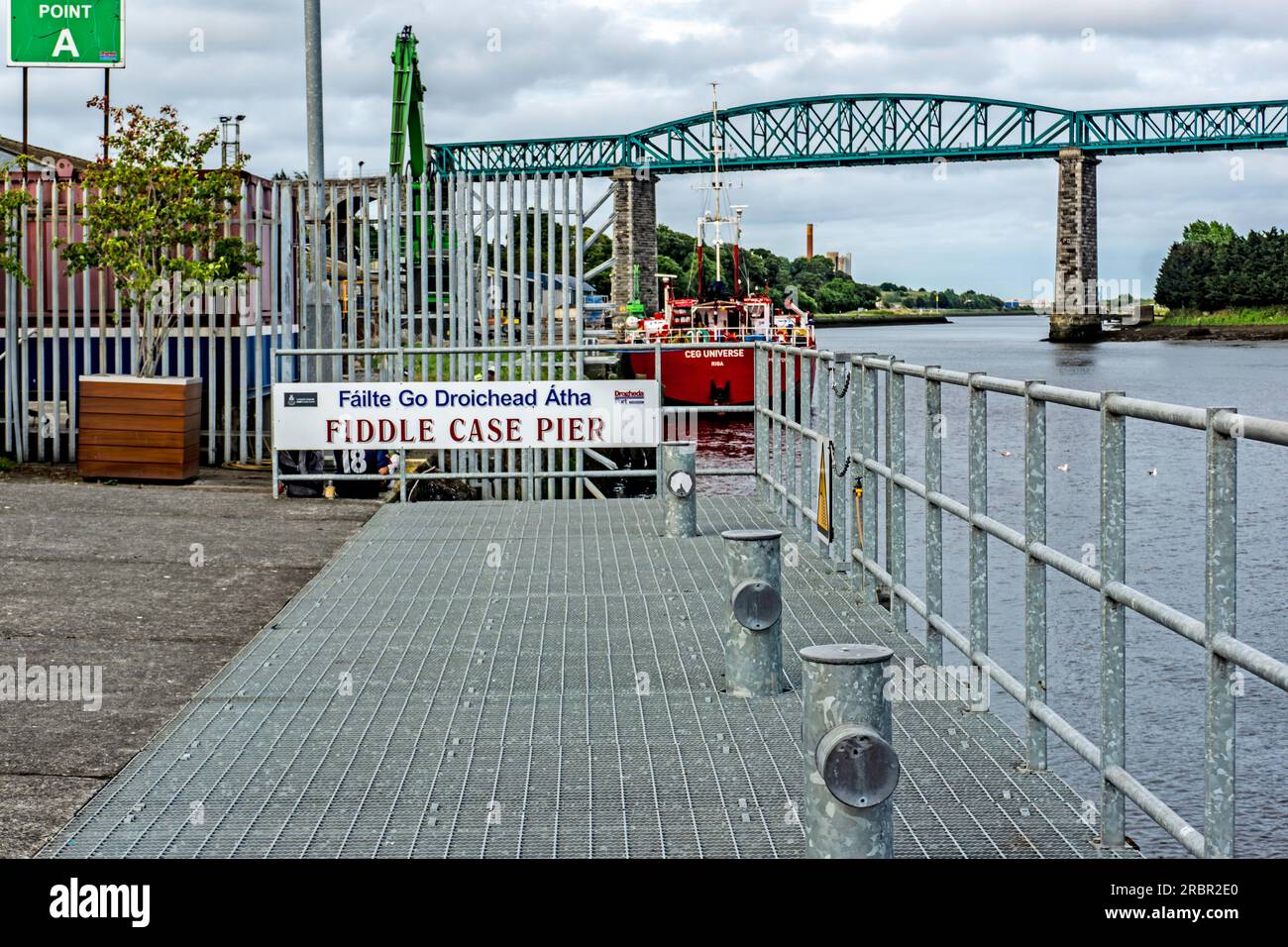 Il molo Fiddle Case nel porto di Drogheda, Drogheda, Co Louth, Irlanda, il nuovo ormeggio dedicato per yacht nella città di Drogheda, Co. Louth, Irlanda. Foto Stock