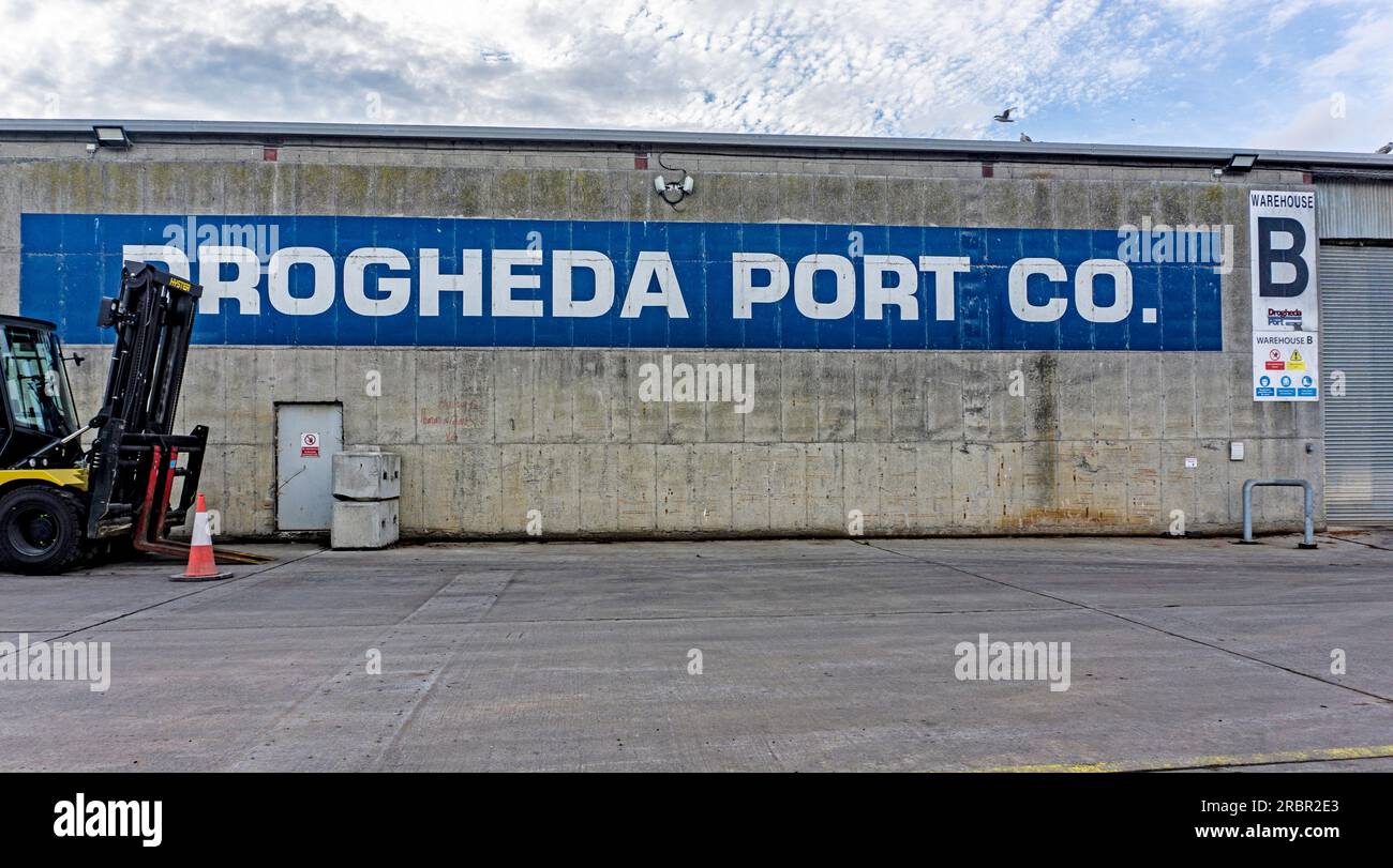 Cartello per Drogheda Port, Harbourville, Mornington Road, Drogheda, Co louth, Irlanda. Serve il nord-est dell'Irlanda e la Greater Dublin area. Foto Stock